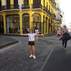 Meet your Posher, Hana